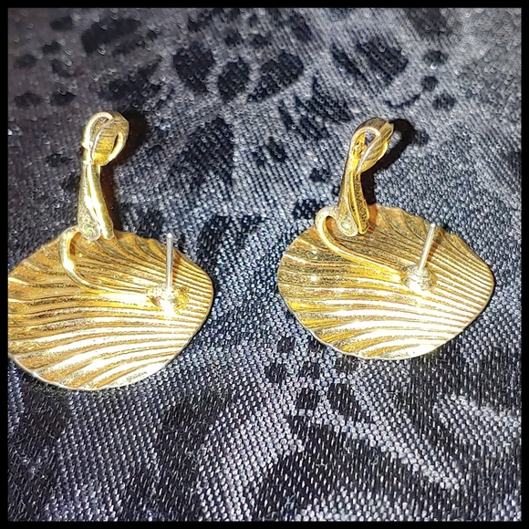 Marked Direction One Gold Tone Earrings - Picture 5 of 6